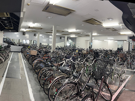 "貝塚駅西口駐輪場
